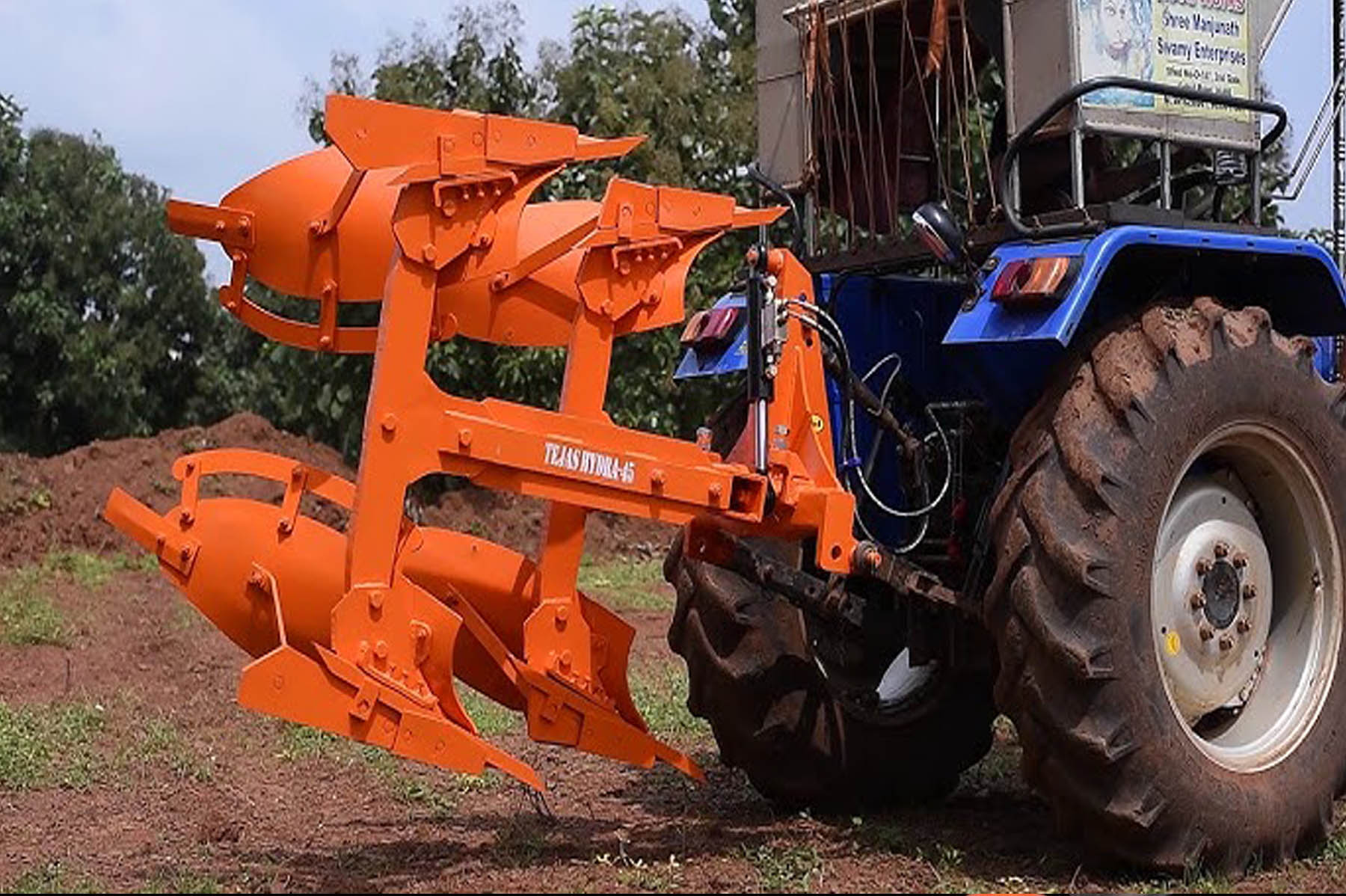 Hydraulic Reversible Plough